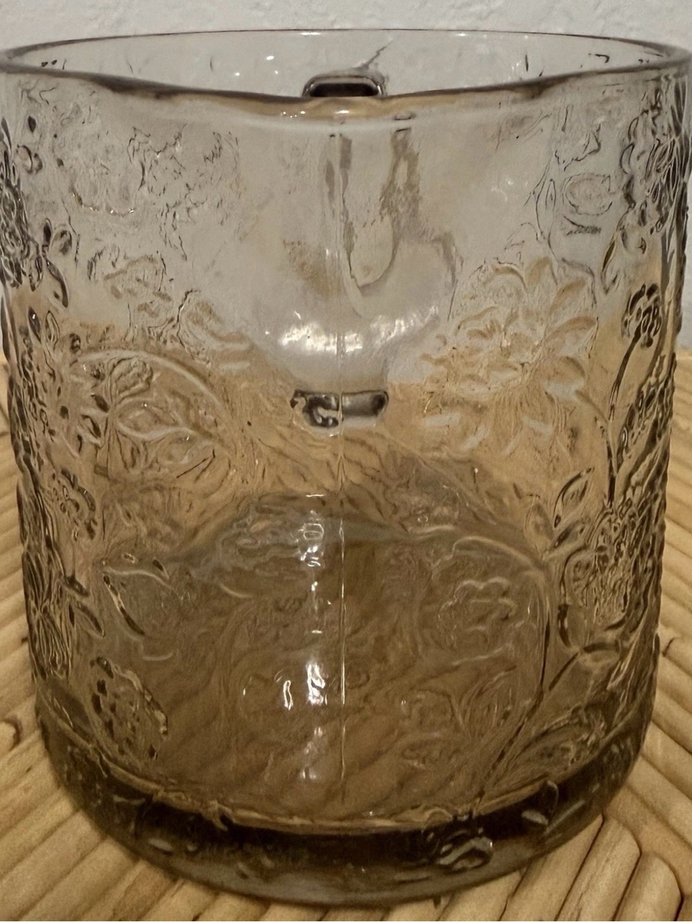 NWT - CWC  Cream Smoke Grey Embossed Floral Glass Measuring Cup 32oz 1000ml - Picture 4 of 12